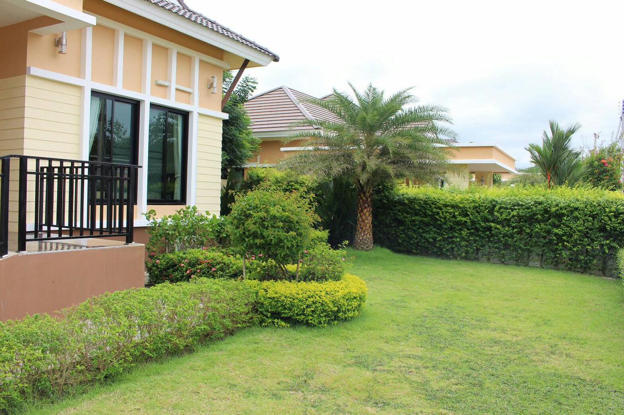 Hotel Ban Sumalai Rayong Esterno foto