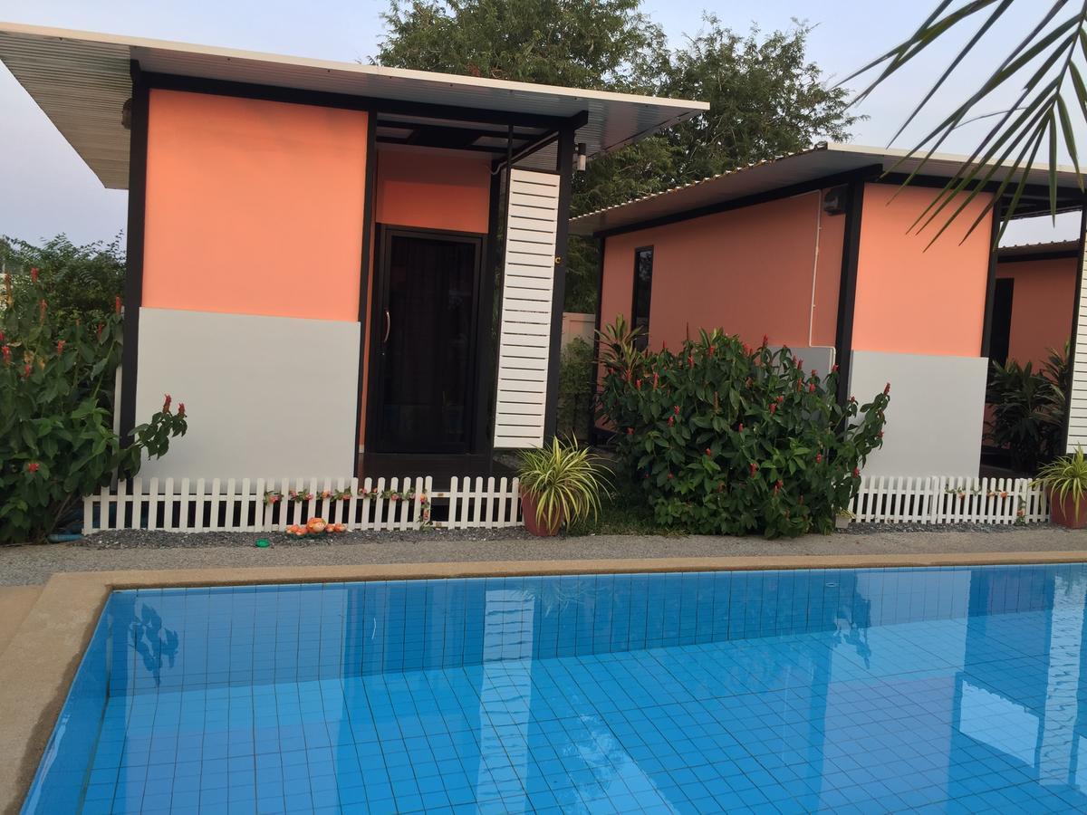 Hotel Ban Sumalai Rayong Esterno foto