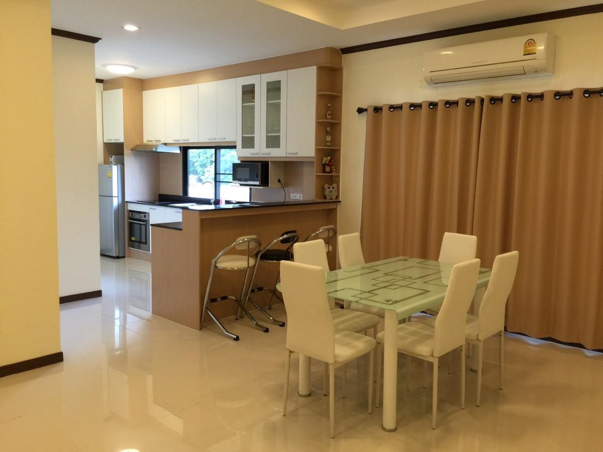 Hotel Ban Sumalai Rayong Esterno foto