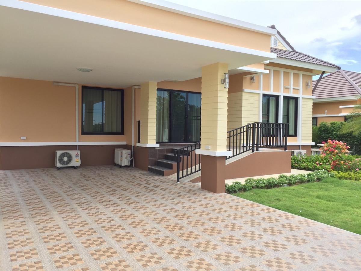 Hotel Ban Sumalai Rayong Esterno foto
