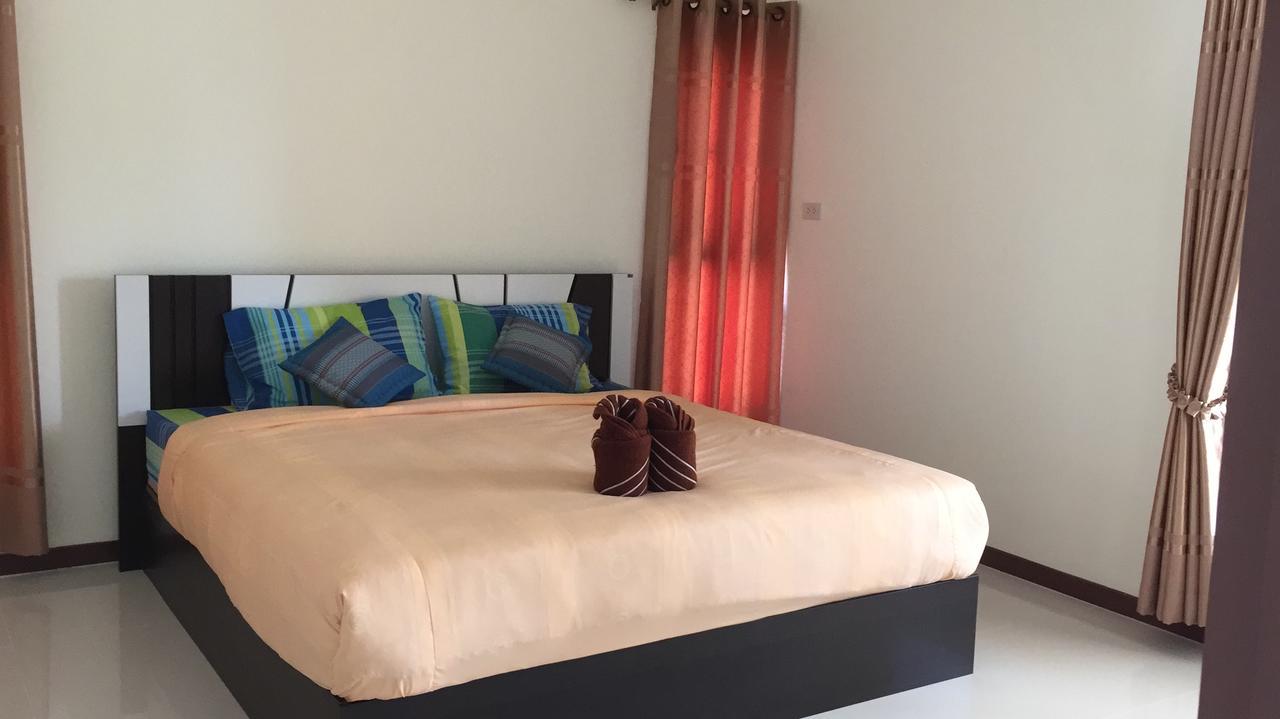 Hotel Ban Sumalai Rayong Esterno foto