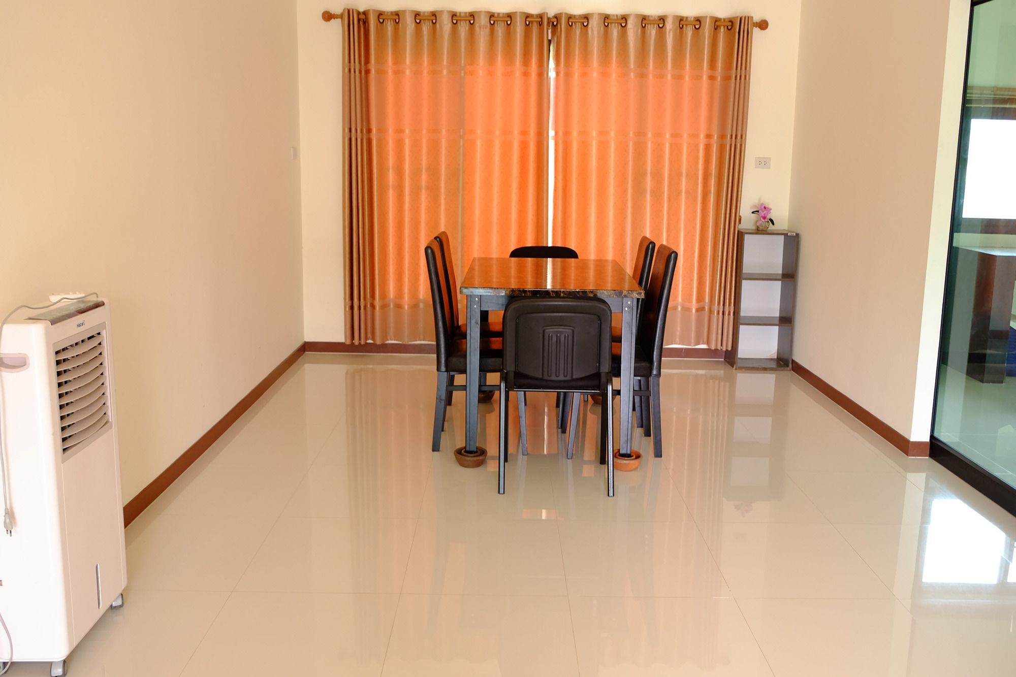 Hotel Ban Sumalai Rayong Esterno foto