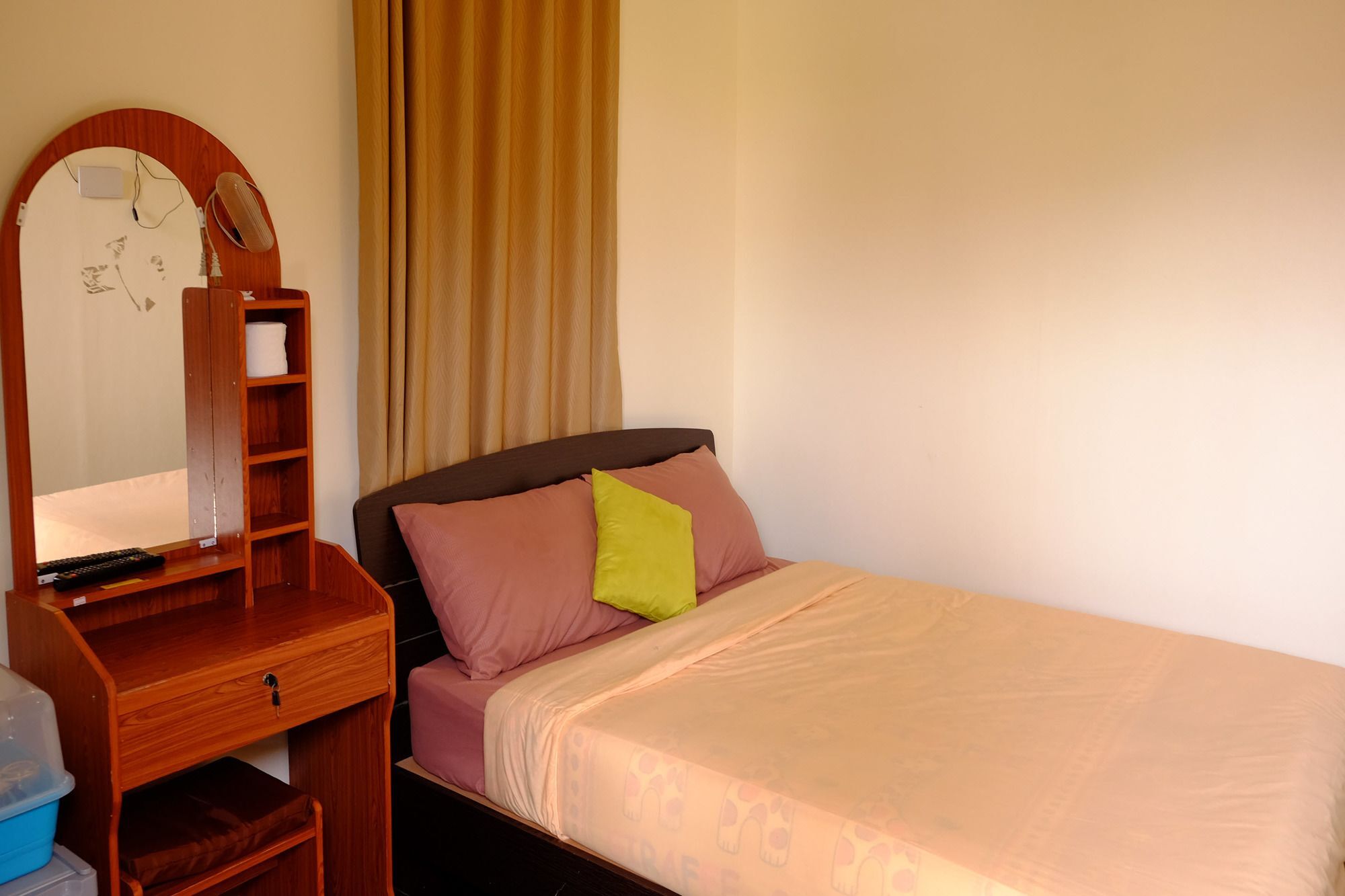 Hotel Ban Sumalai Rayong Esterno foto