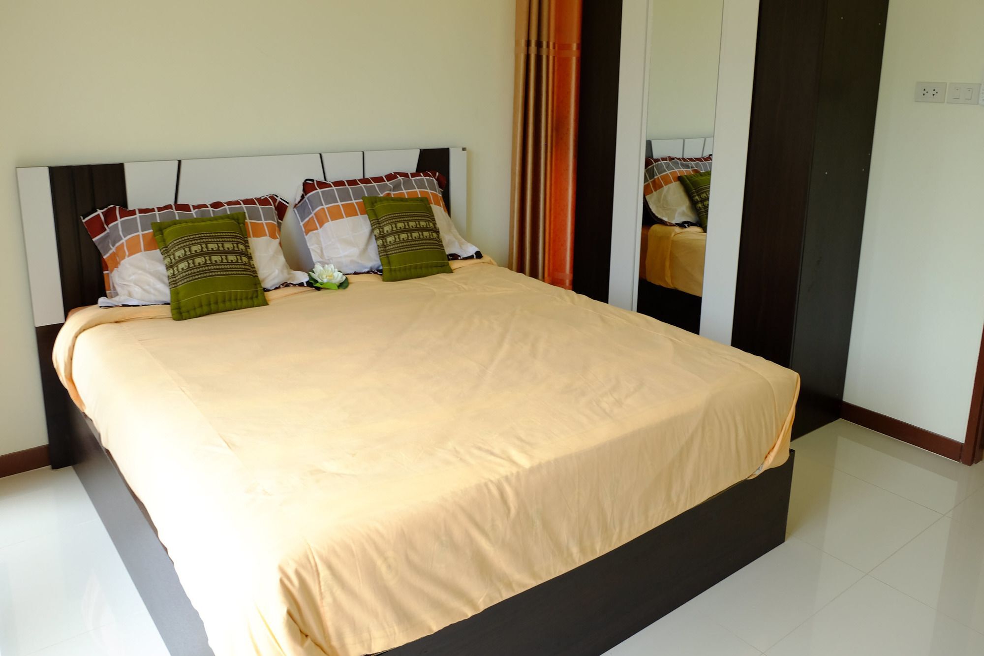 Hotel Ban Sumalai Rayong Esterno foto