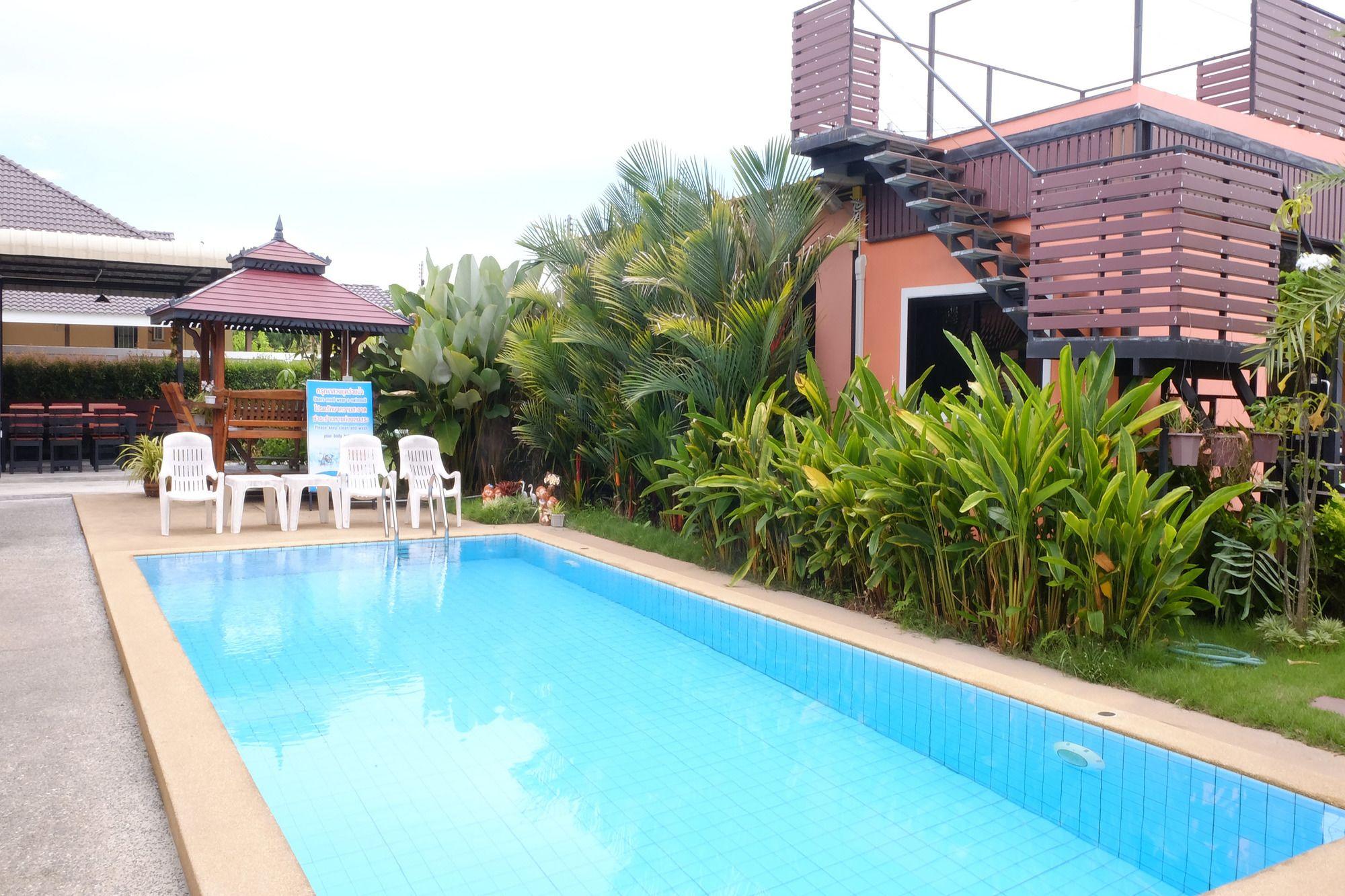 Hotel Ban Sumalai Rayong Esterno foto