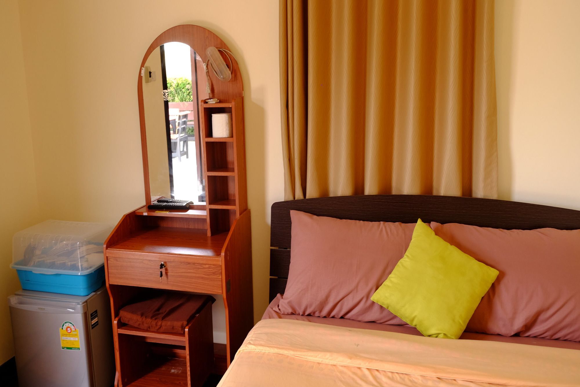 Hotel Ban Sumalai Rayong Esterno foto